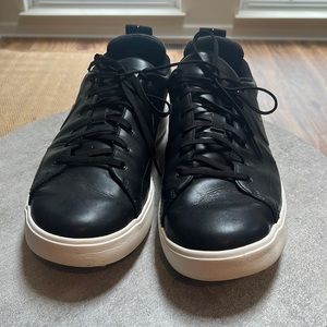 Nike Course Classic Golf Shoe Size 11. - Black in color soft spikes.